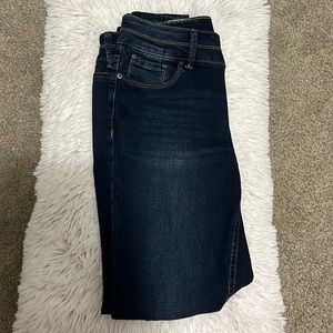 Loved the color. Never worn just no tag